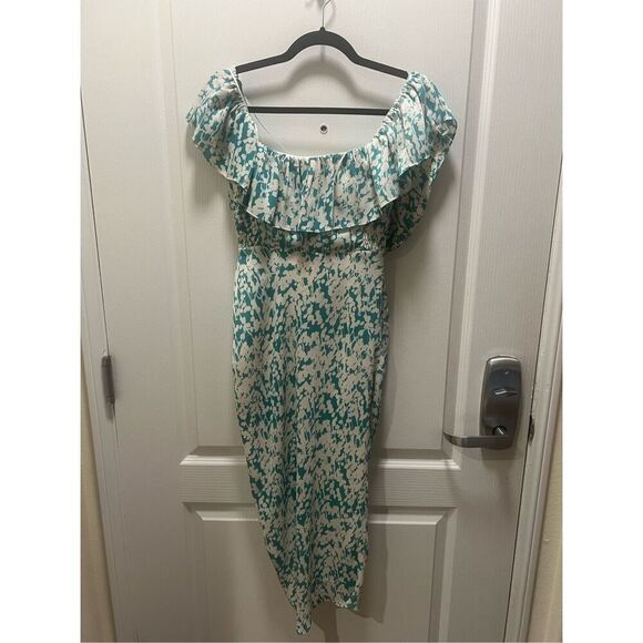 Amanda Uprichard Rosalinda Off the shoulder Dress Willow Green & White S NWT - Picture 3 of 4